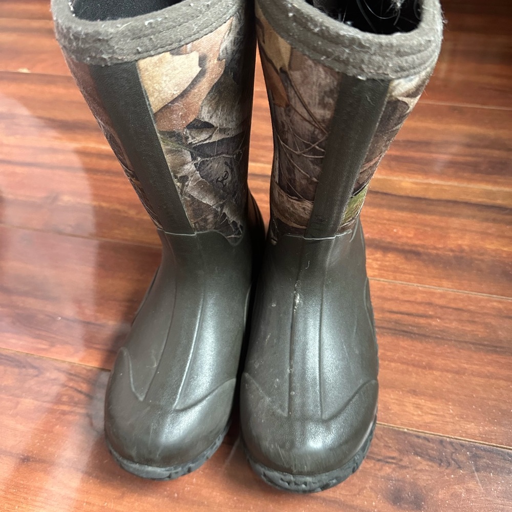 RedHead Brown Rain & Snow Boots Waterproof Durable Design